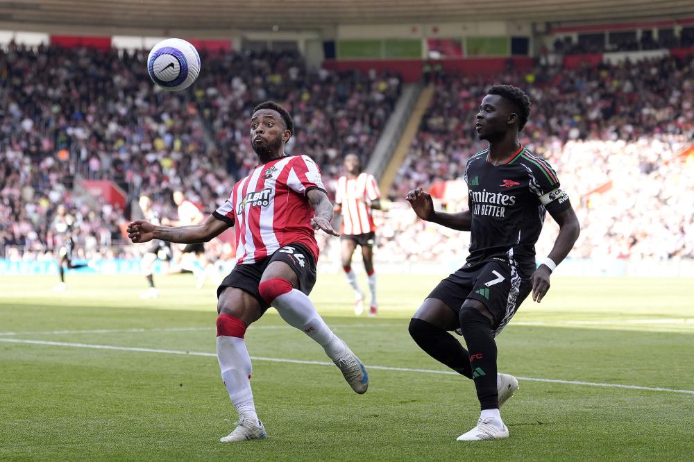 德转列从未入选国家队11人阵容：约罗、卡雷拉斯、德拉普在列