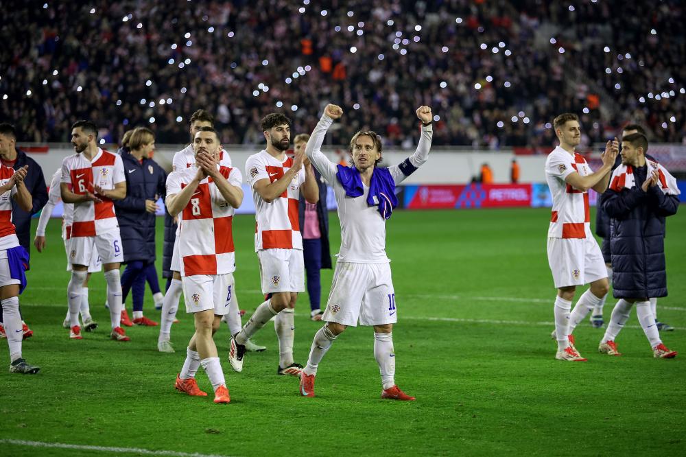 致敬若塔，利物浦旧将米尔纳新赛季改穿布莱顿20号球衣